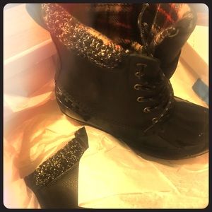 Flannel rain boots size 6
